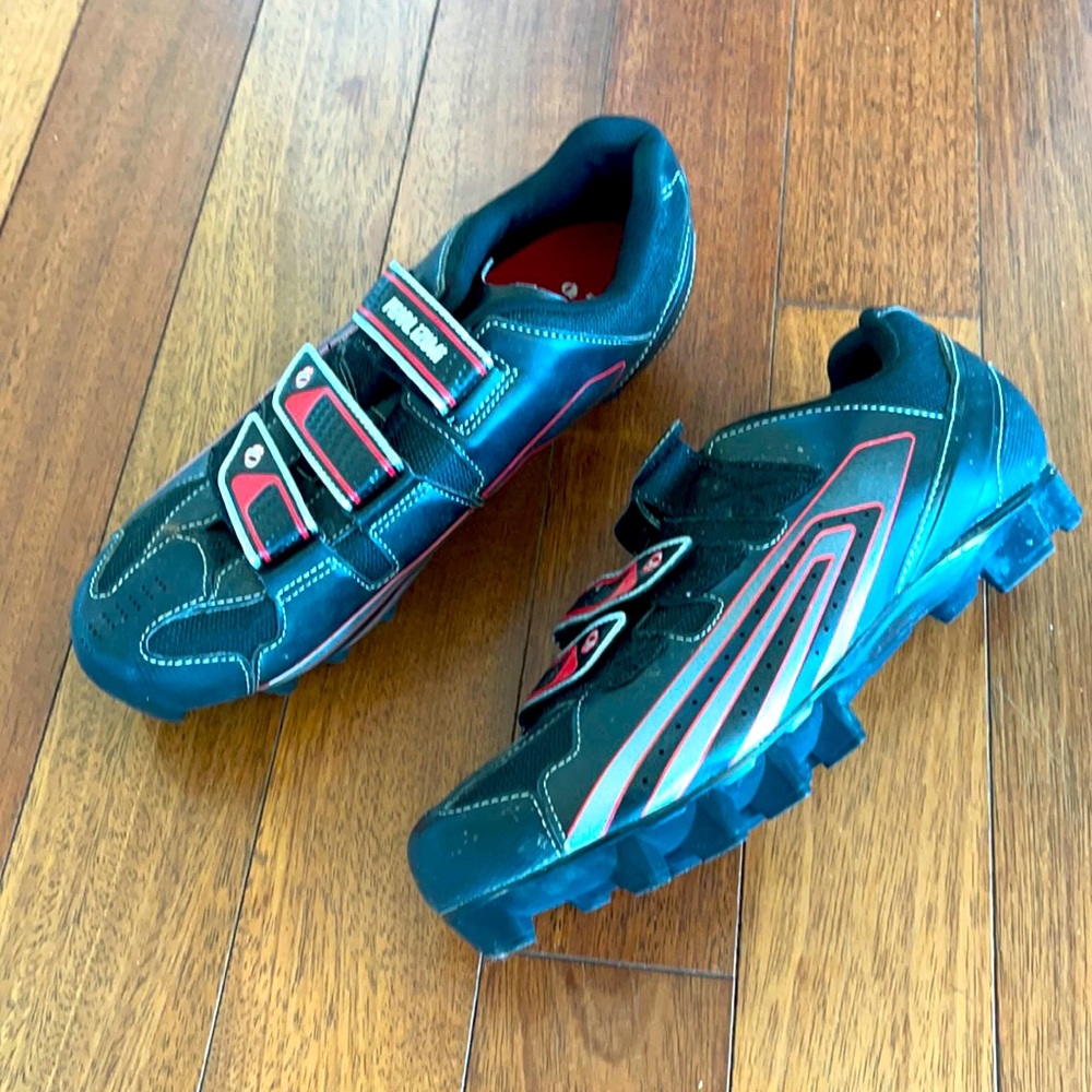 Cycling clip-in shoes